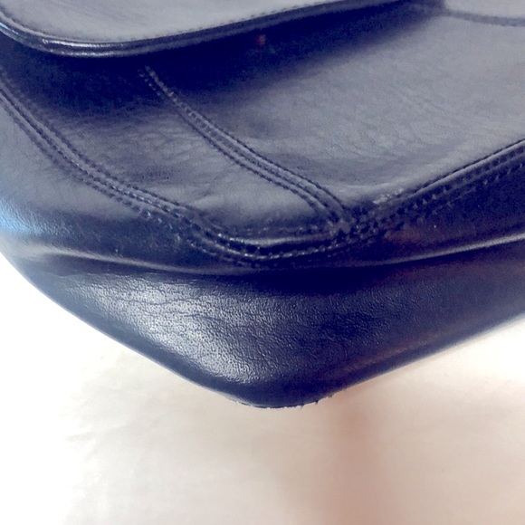 Black leather crossbody. Made in India. - Picture 8 of 13